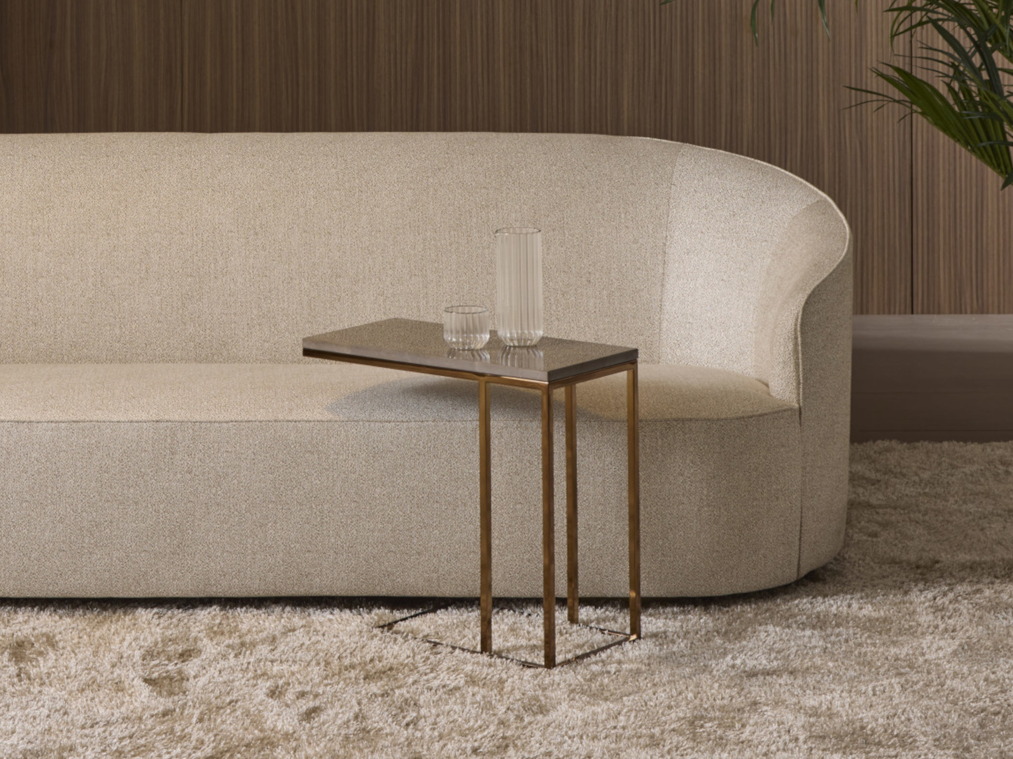 Tavolino con top in marmo amani e base metallo Frame